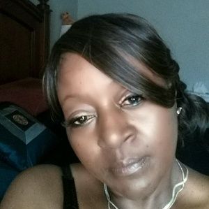 Meet your Posher, Dana